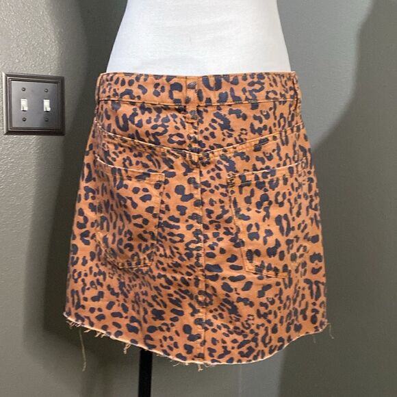 Free People We the free Women's Zip It Up Leopard Print Denim Mini Skirt - Picture 11 of 12